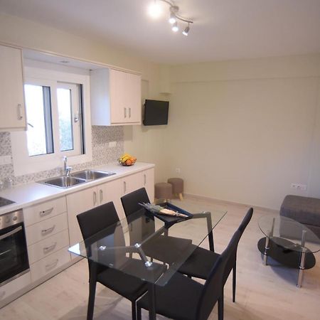 Mistral Apartments Kariótai Eksteriør bilde