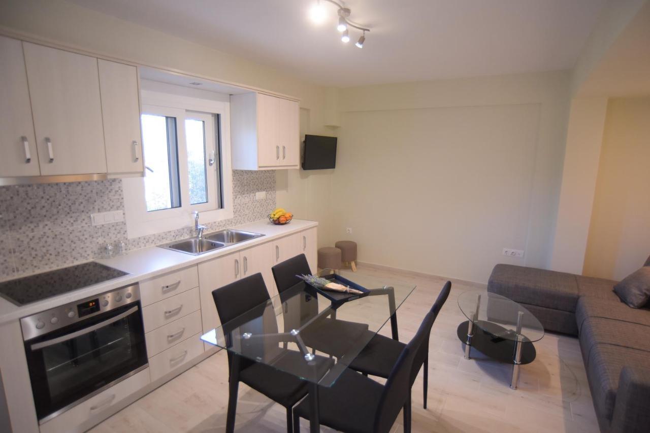 Mistral Apartments Kariótai Eksteriør bilde