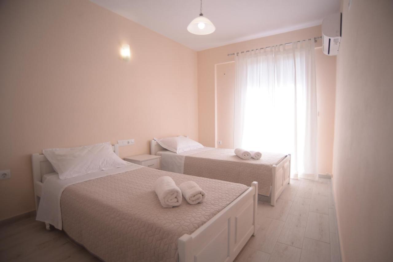 Mistral Apartments Kariótai Eksteriør bilde